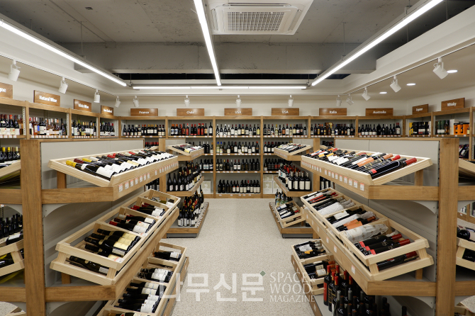 드림오피스가 서울 강남 삼성동 사옥에 와인 전문 매장 ‘와인오피스’를 오픈했다.