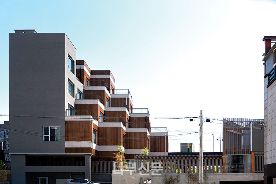 이면도로에서 바라 본 전경