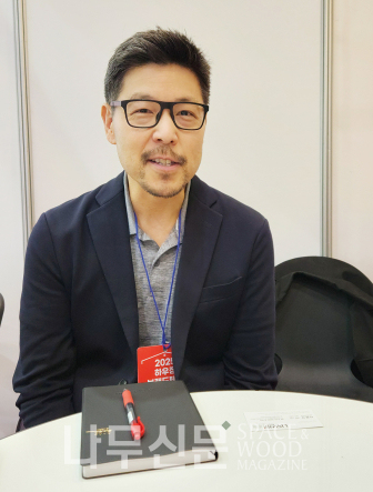 샘 사토소노(Sam Satosono) 대표.