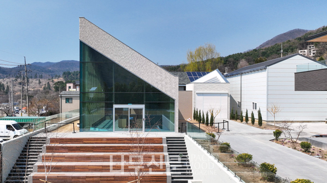 목구조 건축물의 다양한 가능성을 엿볼 수 있는 ‘FlowPeak’.