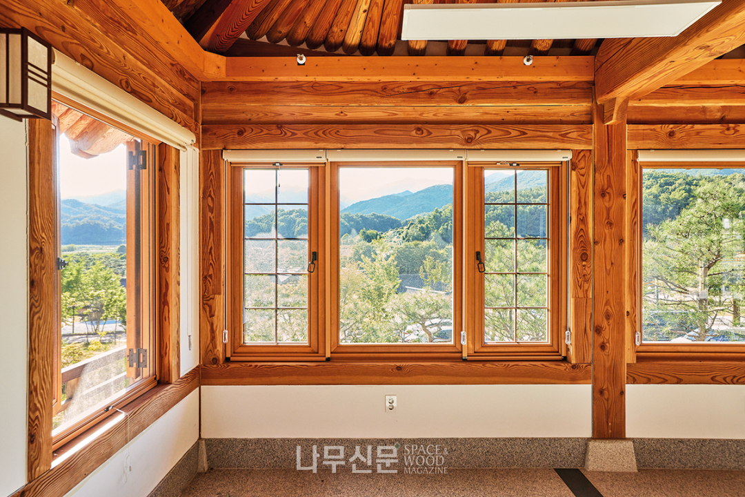 2짝 여닫이창. 1짝 여닫이창. 고정창.